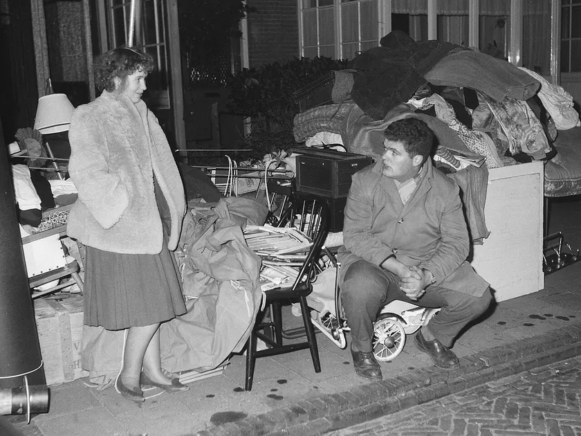 Gezin op straat in Zandvoort
